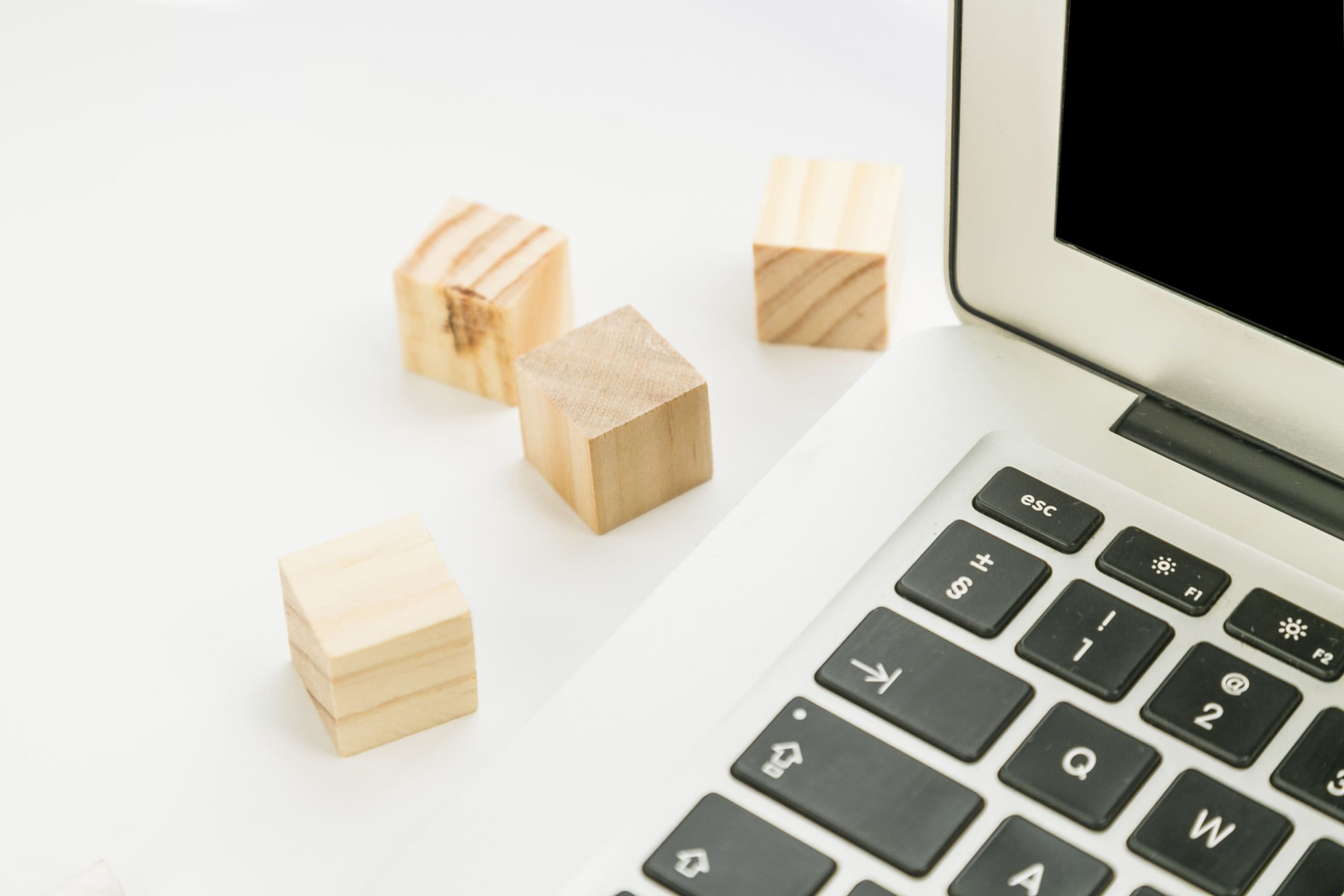 Рост мультиканальных конверсий в B2B: как мы масштабировали спрос на решения 1С через РСЯ и КМС